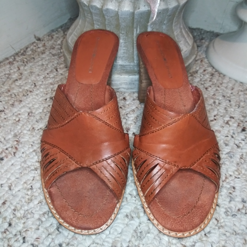 3/$18 Vintage 1970's Bandolino Boho Brown Leather Slide Stacked Heel Sandals - Picture 3 of 12
